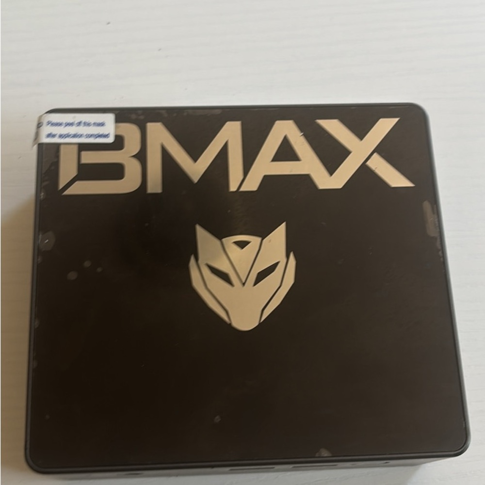 BMAX mini pc black and silver